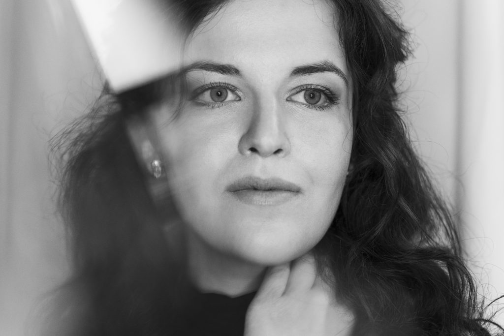 Elisabeth Schmeißer Portait schwarz weiß
